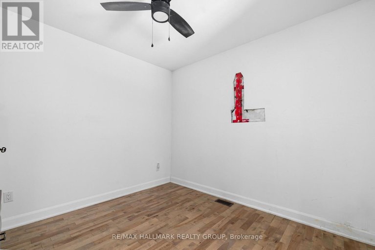 29474236/2601-regional-road-174-road/cumberland-village/ottawa/ontario/K4C1R2_16