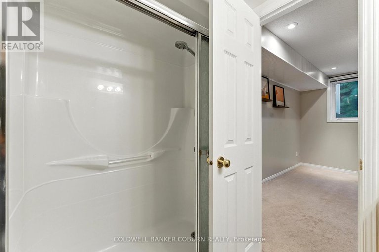 28563592/72-130-berrigan-drive/longfields/ottawa/ontario/K2J0J3_31
