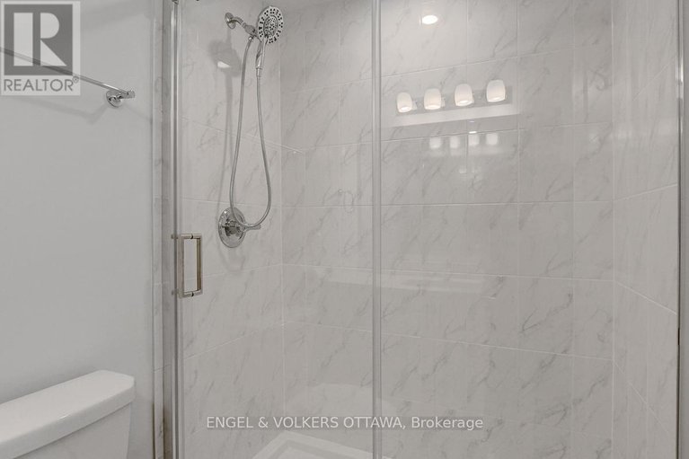 29432303/12-801-glenroy-gilbert-drive/strandherd/ottawa/ontario/K2J5R6_31