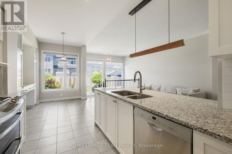 28884791/273-shinleaf-crescent/mer-bleuebradley-estatesanderson-park/ottawa/ontario/K1W0J2_9