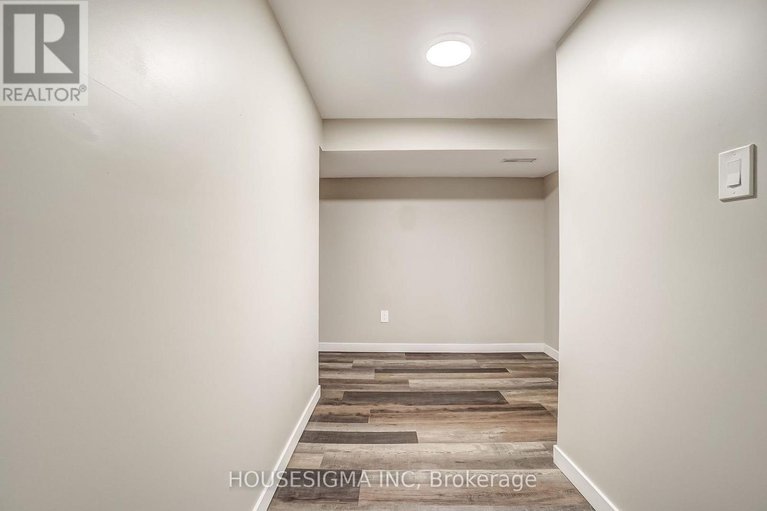 29056131/2335-harding-road/elmvale-acresurbandale/ottawa/ontario/K1G3B7_25