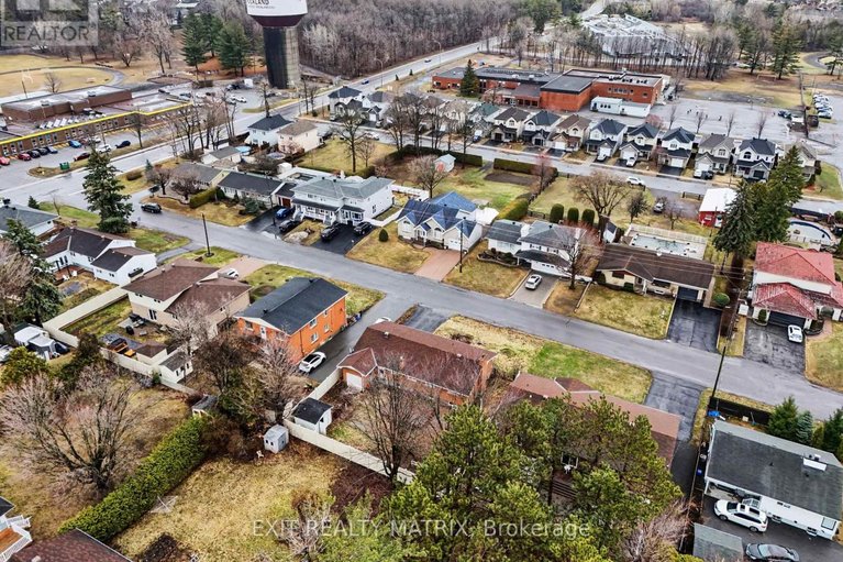 29672534/1740-saint-laurent-street/town-of-rockland/clarence-rockland/ontario/K4K1C2_37