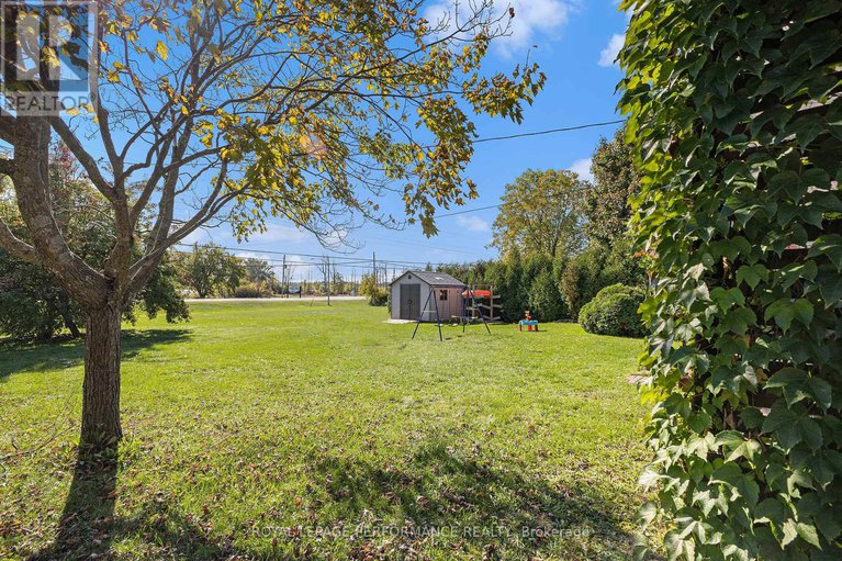 28983039/70-st-lawrence-street/ingleside/south-stormont/ontario/K0C1M0_29