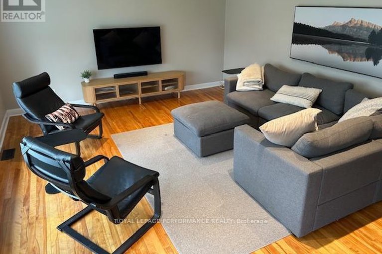 29690148/1321-rustic-drive/parkway-park/ottawa/ontario/K2C2Y3_2