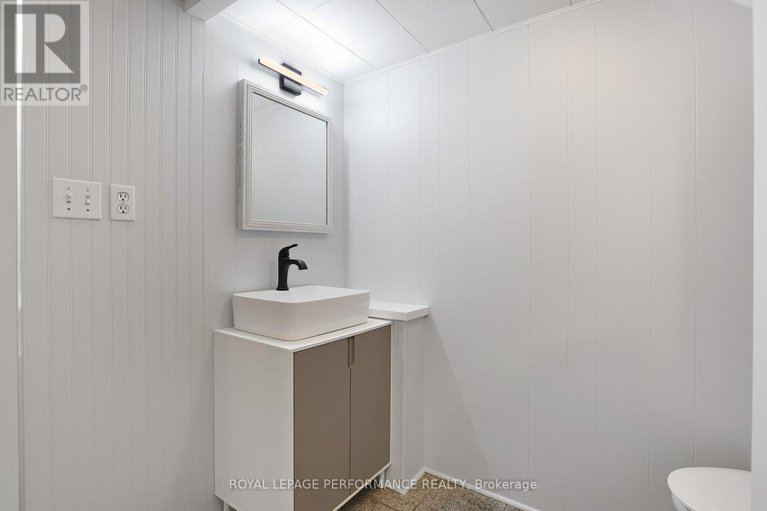 28179487/2247-miramichi-street/kenson-park/ottawa/ontario/K2C0Z1_31