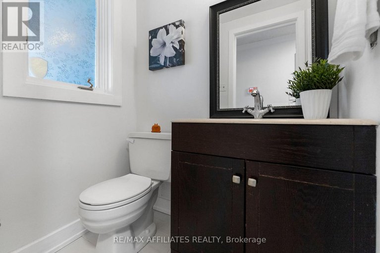 29162988/31-exeter-drive/on-the-green/ottawa/ontario/K2J1Z9_5