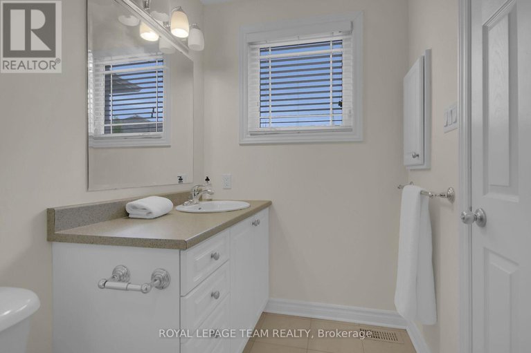 28352724/128a-centrepointe-drive/centrepointe/ottawa/ontario/K2G6B1_30