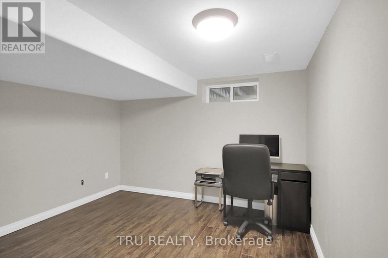 28783065/132-rothesay-drive/glencairnhazeldean/ottawa/ontario/K2L1P1_32
