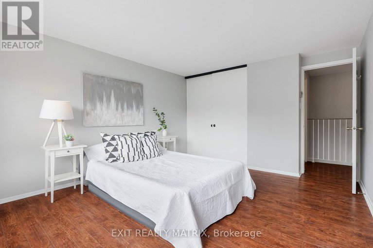 28594939/25h-banner-road/sheahan-estatestrend-village/ottawa/ontario/K2H8T3_15
