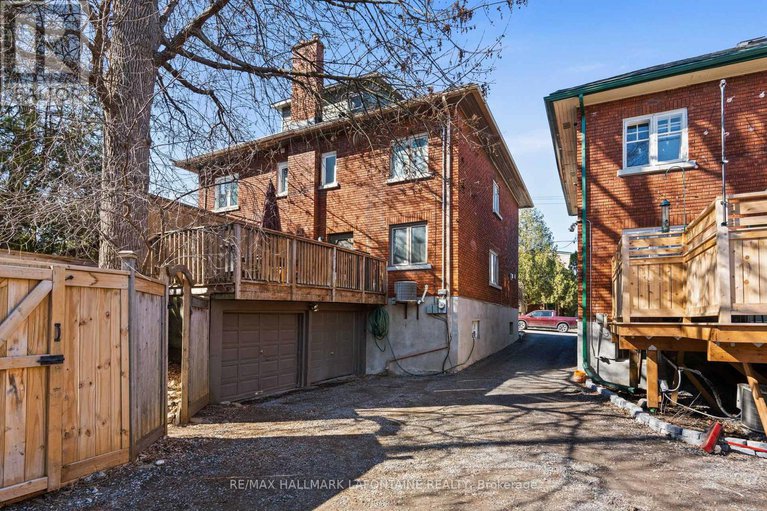 28286991/143-blackburn-avenue/sandy-hill/ottawa/ontario/K1N8A6_30