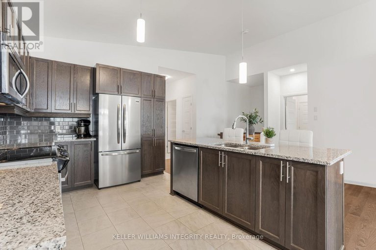 28395341/627-ruby-street/town-of-rockland/clarence-rockland/ontario/K4K0H3_11