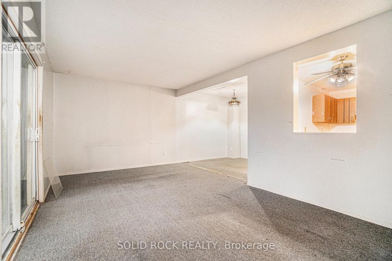 29065539/90-15-baneberry-crescent/glencairnhazeldean/ottawa/ontario/K2L2Y3_11