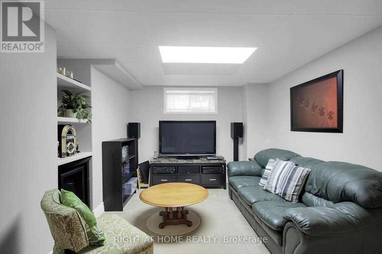 28495387/13-sirocco-crescent/stittsville-north/ottawa/ontario/K2S1Z7_32