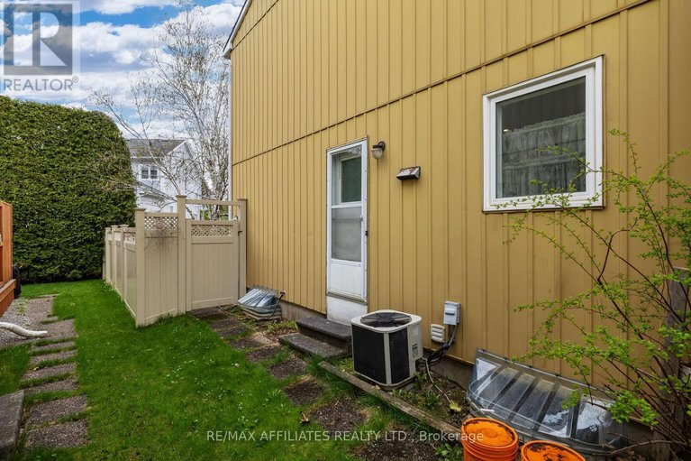 28295817/43-bluegrass-drive/bridlewood/ottawa/ontario/K2M1G2_31