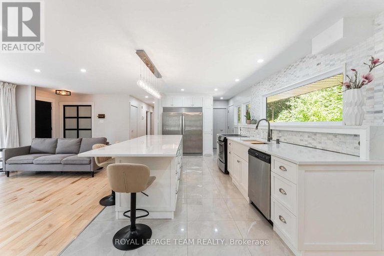 29148358/15-leacock-drive/beaverbrook/ottawa/ontario/K2K1R6_18