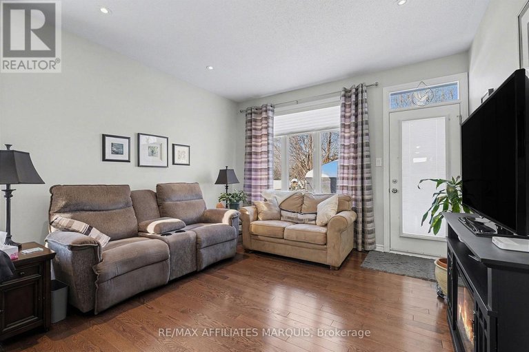 29266687/171-royal-landing-gate/north-grenville-twp-kemptville-south/north-grenville/ontario/K0G1J0_11