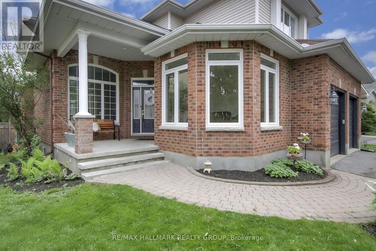 28324389/138-shaughnessy-crescent/kanata-lakesheritage-hills/ottawa/ontario/K2K2N3_2