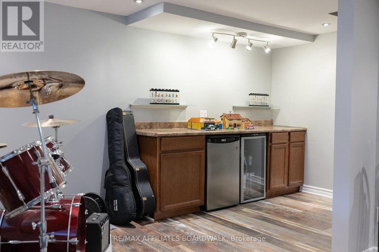 28246634/38-nestow-drive-nw/tanglewood/ottawa/ontario/K2G3X8_29