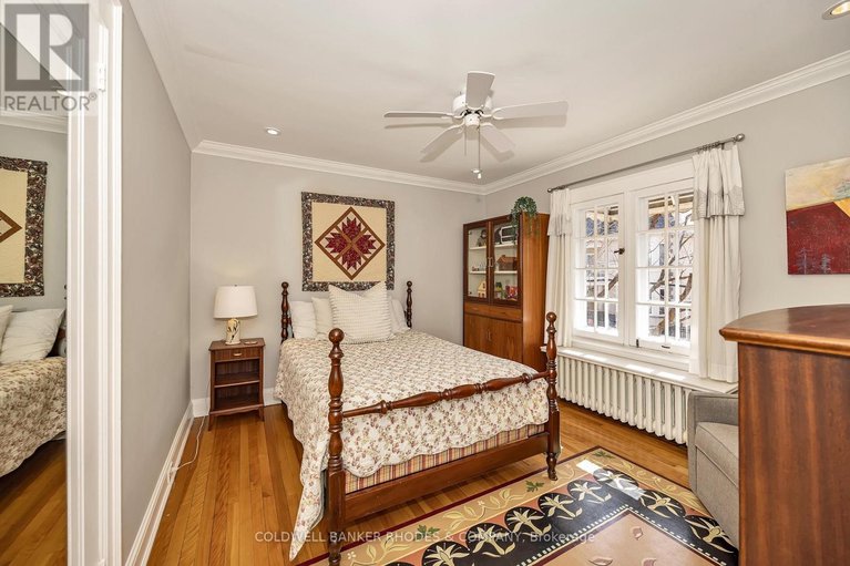 29667356/592-besserer-street/sandy-hill/ottawa/ontario/K1N6C9_23