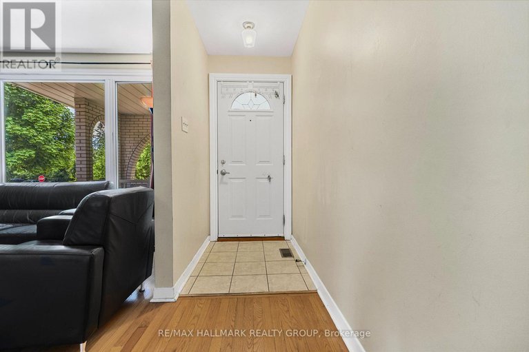 28600771/2666-regina-street/britannia/ottawa/ontario/K2B6X8_3