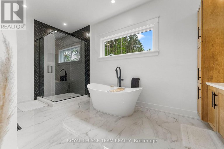28475970/108-royal-troon-lane/dunrobin-shores/ottawa/ontario/K0A1T0_24