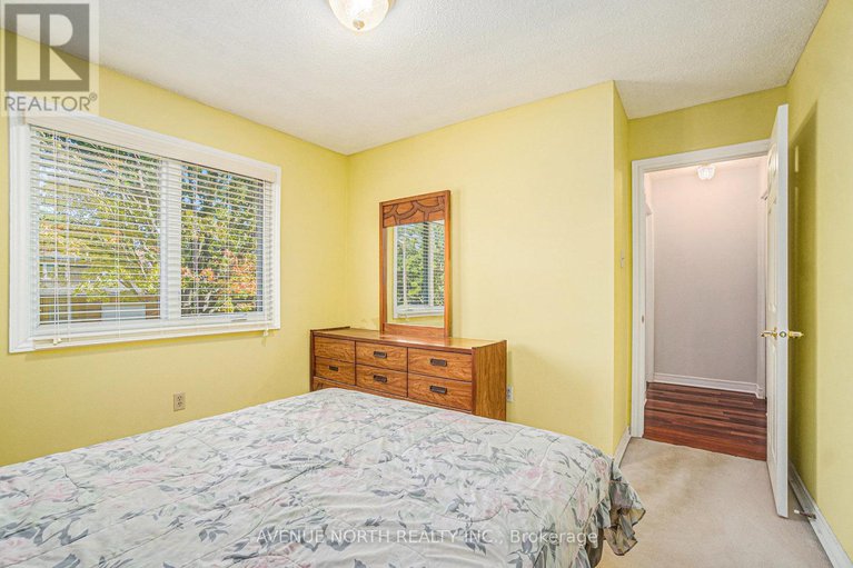 28825111/235-lincoln-heights-road/lincoln-heights/ottawa/ontario/K2B5L7_25