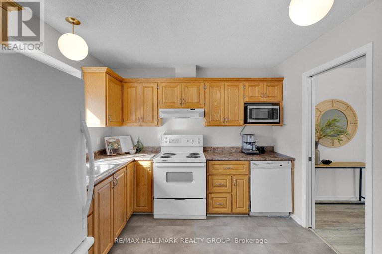 29023435/b-479-moodie-drive/arbeatha-park/ottawa/ontario/K2H8T7_7