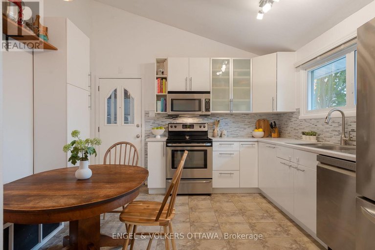 29063816/1147-gateway-road/parkway-park/ottawa/ontario/K2C2W8_9