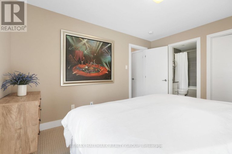 29303605/1111-north-river-road/overbrook/ottawa/ontario/K1K3W2_30