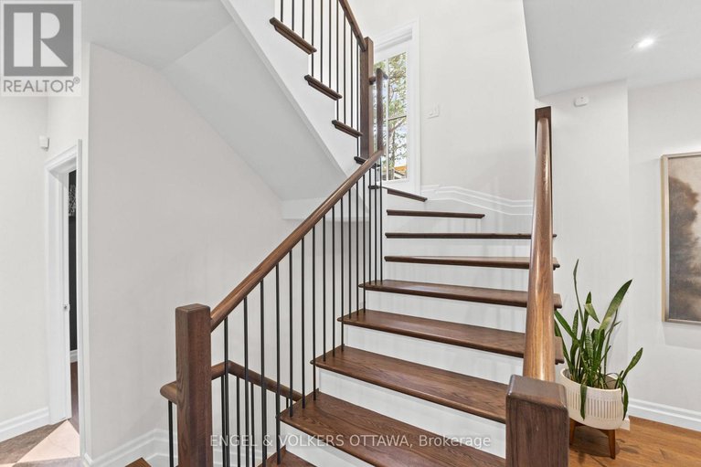 28904185/872-iroquois-road/mckellar-heightsglabar-park/ottawa/ontario/K2A3N2_21