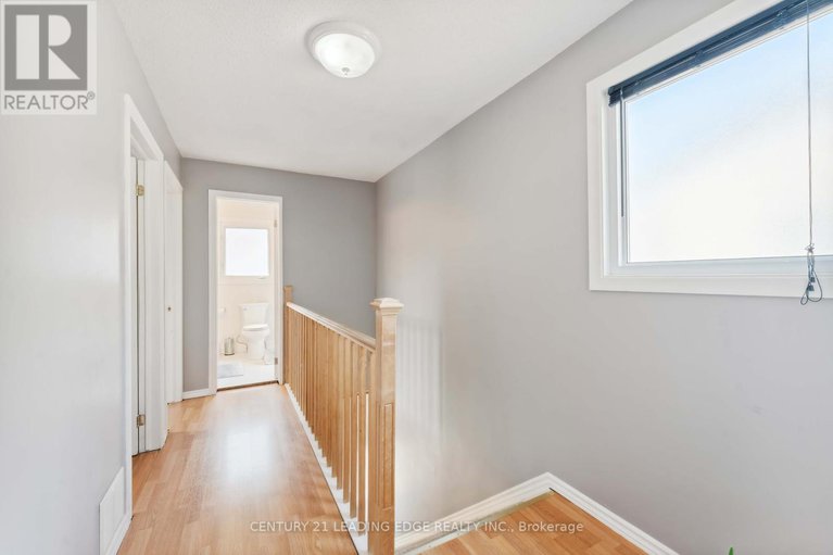 28453715/64-3691-albion-road/sawmill-creektimbermill/ottawa/ontario/K1T1P2_11