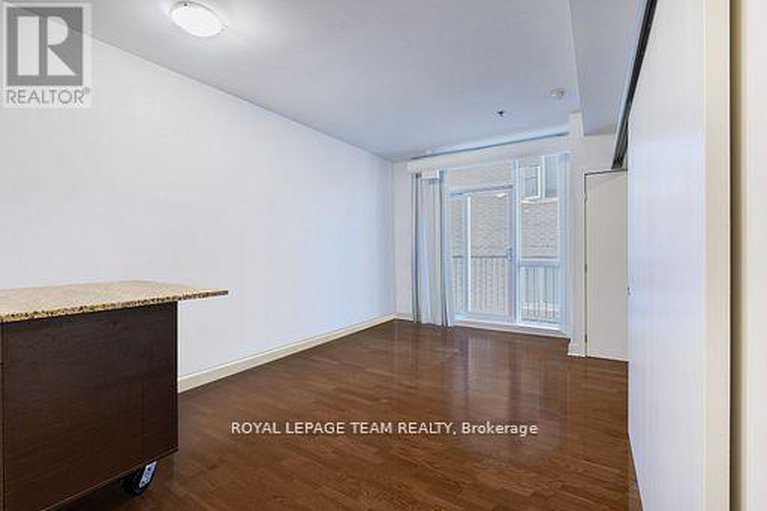 29394025/308-360-cumberland-street/lower-townbyward-market/ottawa/ontario/K1N0B1_9