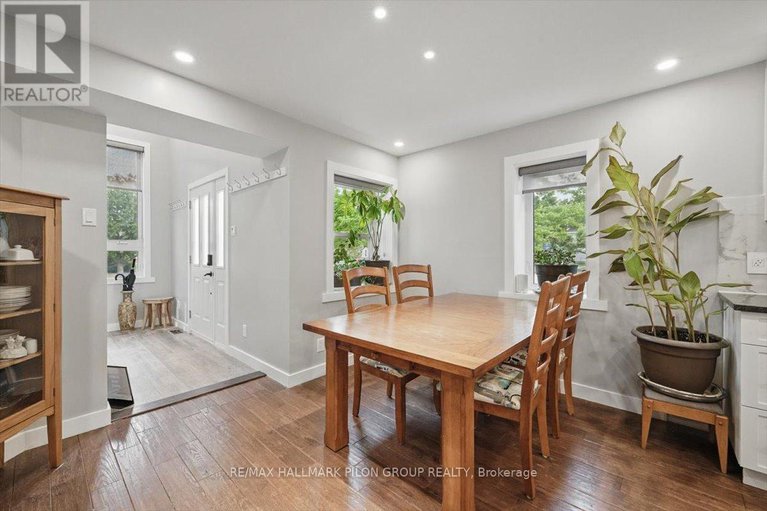 28420947/84-eastpark-drive/blackburn-hamlet/ottawa/ontario/K1B4A4_7