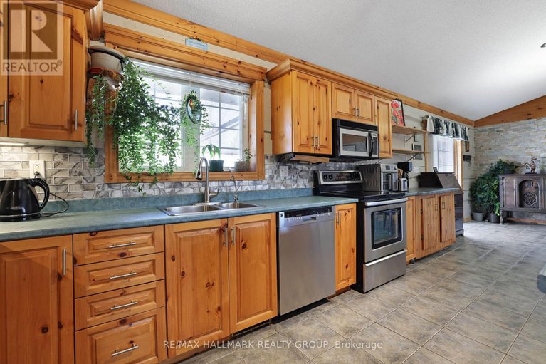 29109824/206-old-pakenham-road/fitzroy/ottawa/ontario/K0A1X0_10