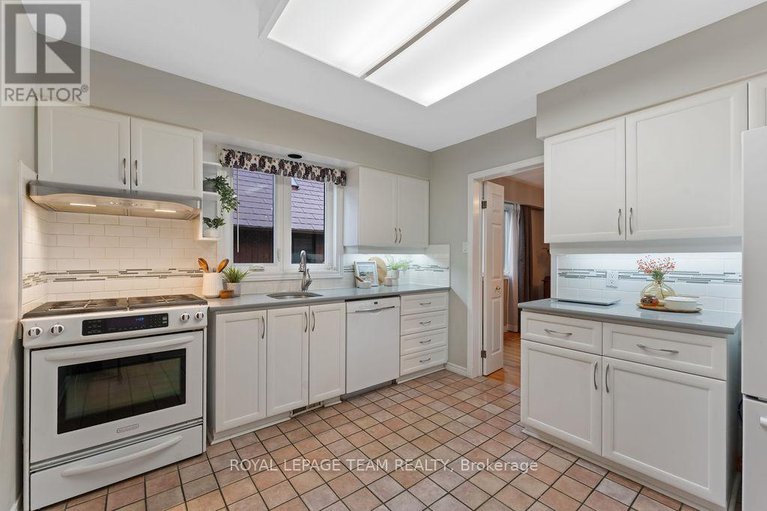 29015991/2684-violet-street/britannia/ottawa/ontario/K2B6X2_9