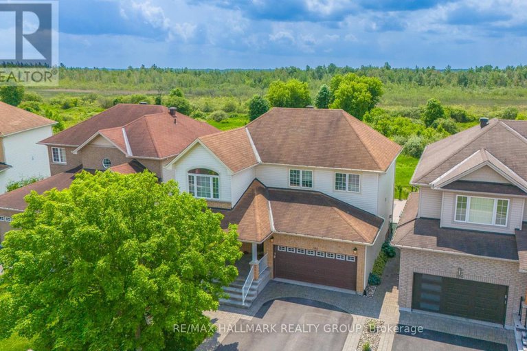 28777337/182-felicity-crescent/mer-bleuebradley-estatesanderson-park/ottawa/ontario/K1W0C2_1