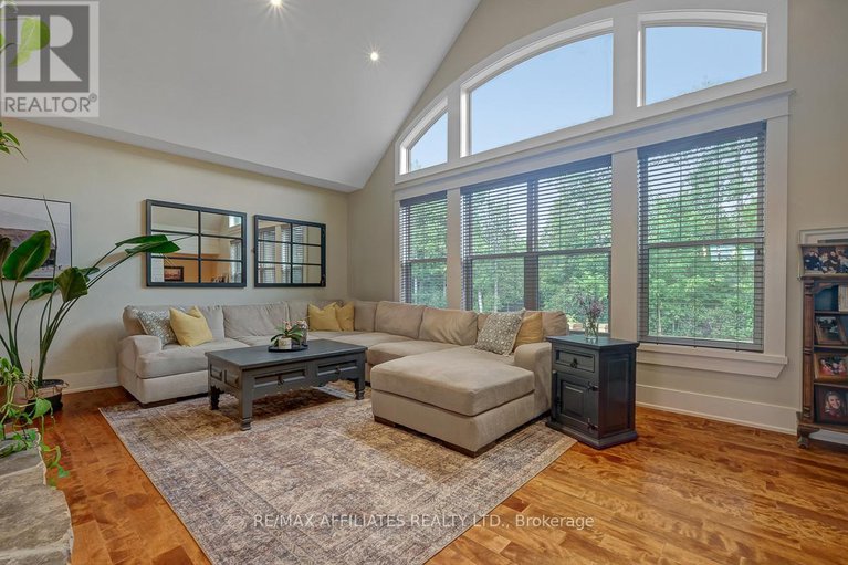 28778055/111-ironstone-court/remainder-of-stittsville-area/ottawa/ontario/K2S0L4_10
