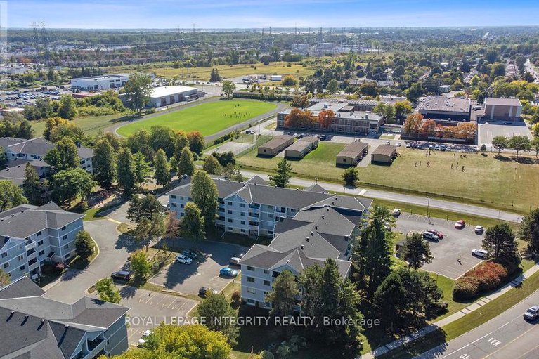 28876119/206-212-viewmount-drive/borden-farmstewart-farmcarleton-heightsparkwood-hills/ottawa/ontario/K2E7X2_3