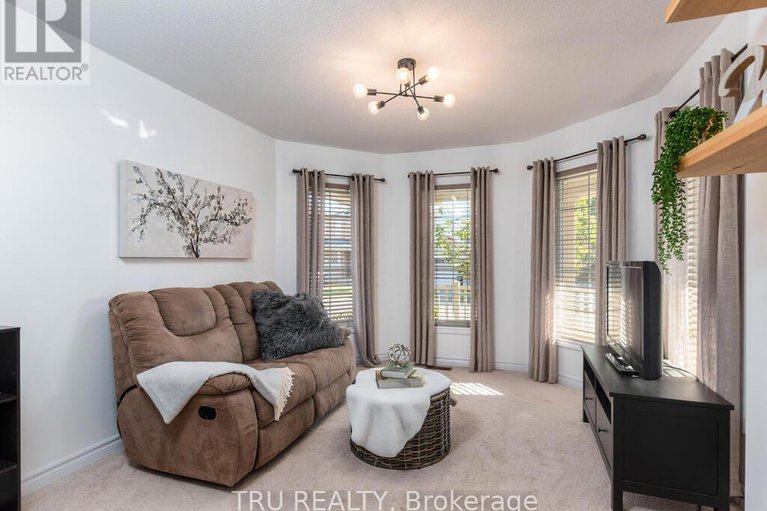 29052301/2757-grand-canal-street/half-moon-bay/ottawa/ontario/K2J0S7_6