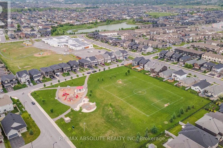 28578833/302-haliburton-heights/emerald-meadowstrailwest/ottawa/ontario/K2S1S3_2