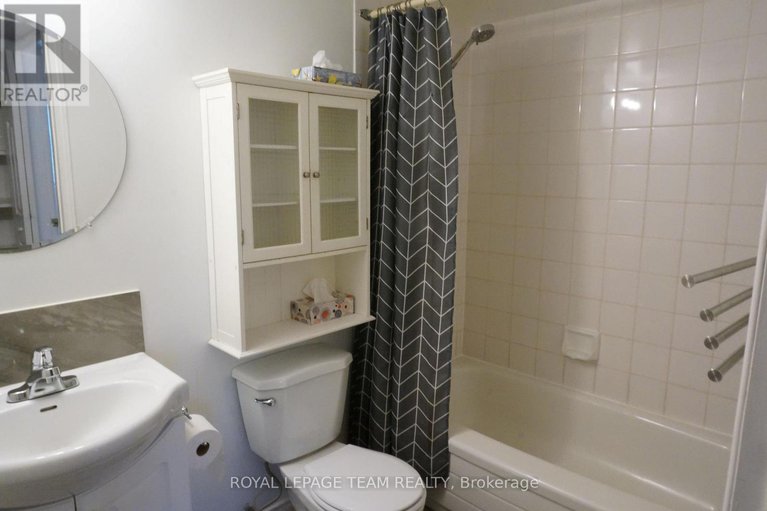 29211838/217-316-lorry-greenberg-drive/hunt-club-parkgreenboro/ottawa/ontario/K1T2P4_9