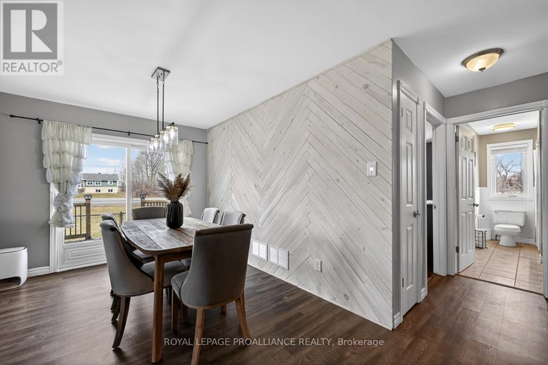 29557467/5500-meadowbrook-drive/iroquois/south-dundas/ontario/K0E1K0_9