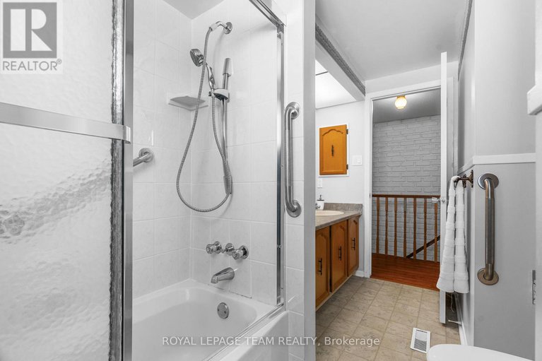 28963581/1155-sauterne-park/convent-glen/ottawa/ontario/K1C2H3_28