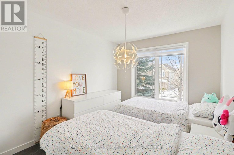 29437626/2229-brockstone-crescent/avalon-east/ottawa/ontario/K4A4V5_29