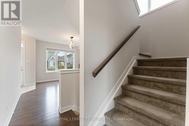 28886490/3040-travertine-way/half-moon-bay/ottawa/ontario/K2J6W9_8