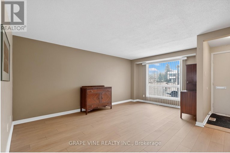 29208366/6885-bilberry-drive/convent-glen-north/ottawa/ontario/K1C2E8_7