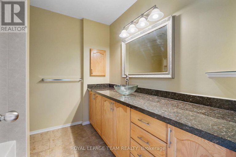 29089412/6201-arbourwood-drive/chapel-hill/ottawa/ontario/K1C7L6_34