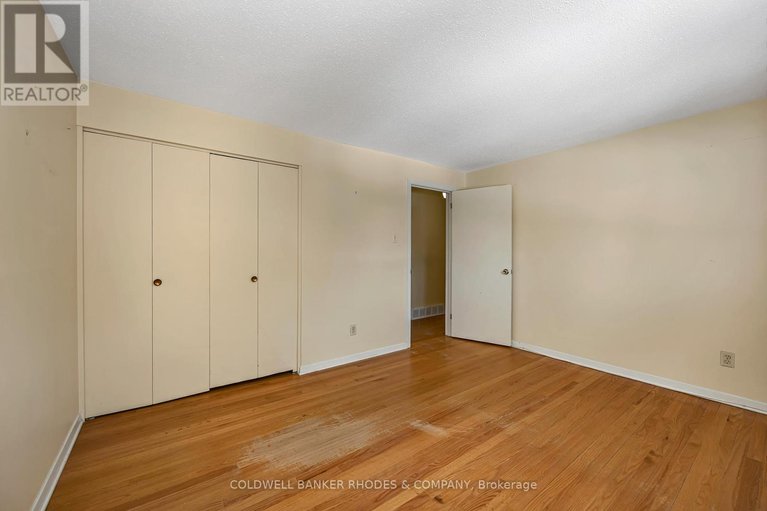 29496018/22-dayton-crescent/leslie-park/ottawa/ontario/K2H7N9_18