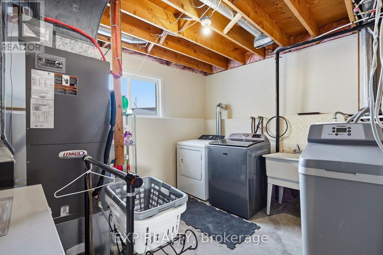 29432608/584-holmes-street/winchester/north-dundas/ontario/K0C2K0_23