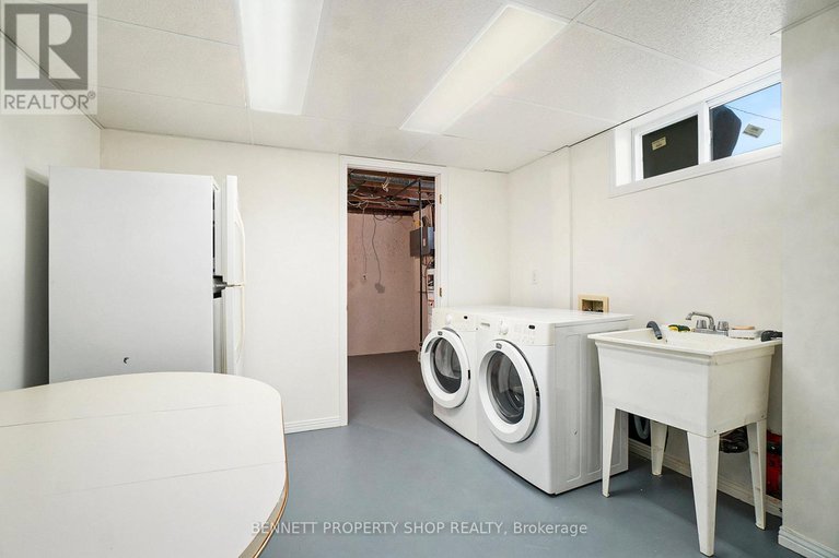 28973672/17-glenmanor-drive/meadowlandscrestview/ottawa/ontario/K2G3E8_21